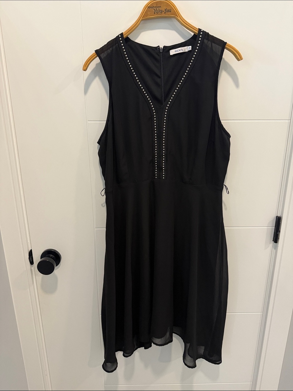 Ricki’s Black Sleeveless V-Neck Stud-Trim Dress size 10